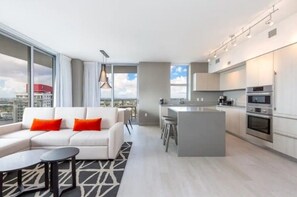 TV connectée, table de tennis de table