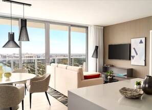 Smart TV, ping pong - Luxury Hyde Beach Hollywood 2Bed/2Bath Florida - Sleeps 6 (Hollywood)