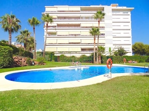 Pool - Lovely 3 bedroom Benalmadena Penthouse + solarium (Benalmádena)