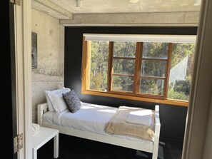 5 chambres, fer et planche à repasser, draps fournis