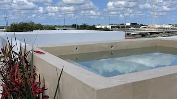 2 piscines extérieures