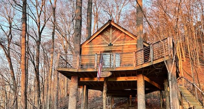 East Tennessee’s first TREEHOUSE! Come stay high in the trees.