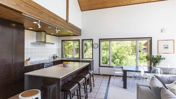 Chalé | Cozinha privada | Fogão, cooktop, lava-louças, torradeira