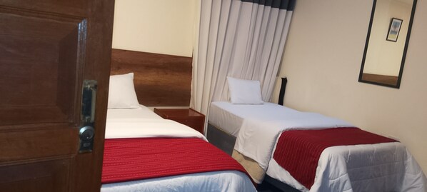 2 bedrooms, WiFi, bed sheets - Hostel Tupac Yupanqui House (Cusco)