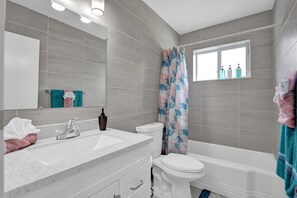 Dusche, Handtücher, Seife, Shampoo