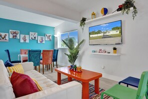 Smart TV - Sunset Serenity: Your Fort Lauderdale Retreat (Fort Lauderdale)