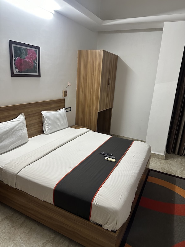 Free WiFi, bed sheets