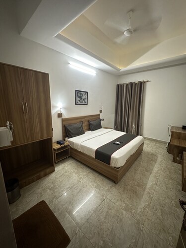 GULNAAR INN