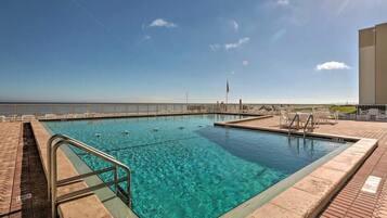 Piscine extérieure, piscine chauffée