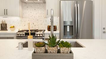 Spices, kitchen islands