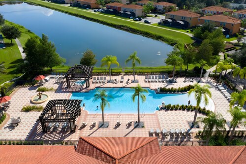 10BD Bella Vida Beautiful Home Near Parks (BV 303)