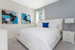 10 slaapkamers, een strijkplank/strijkijzer, reisbedje, wifi