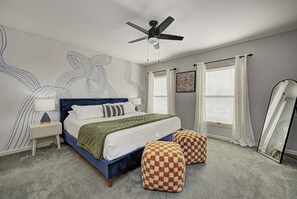 5 室のベッドルーム、セーフティボックス (室内)、デスク、WiFi (無料)