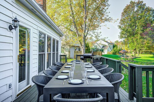 HUGE Home w/ Movie Room, Pool Table & Arcade Games