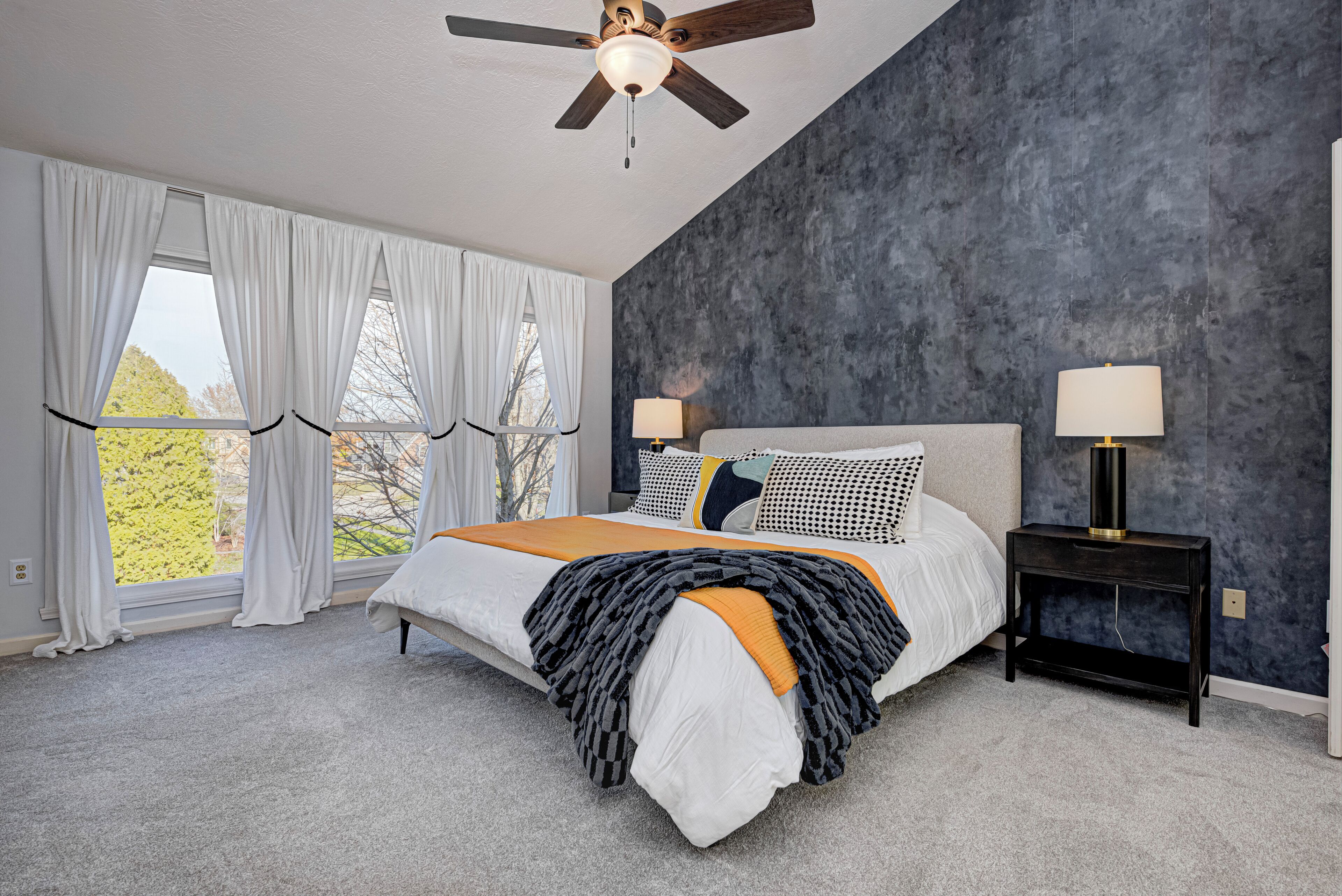 5 quartos, cofres nos quartos, escrivaninha, Wi-Fi de cortesia