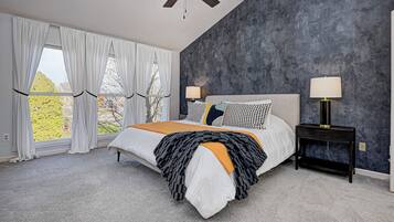 5 bedrooms, in-room safe, desk, free WiFi