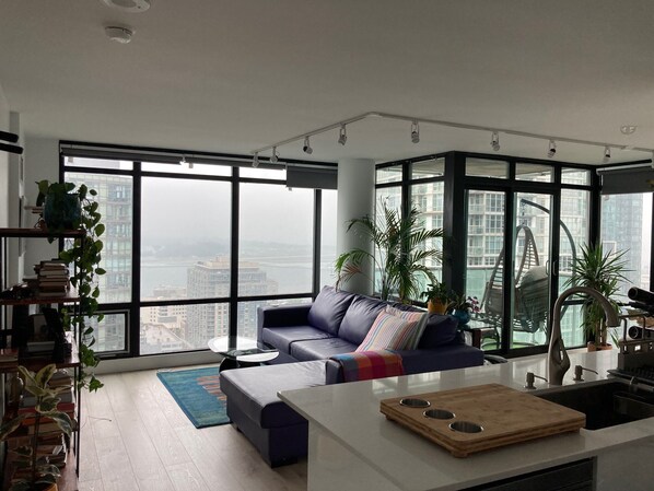 Smart-tv, böcker och datorskärmar