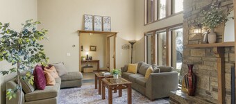 Tv's in Every Bedroom-Spacious-1 Mile to Aquarium & Downtown