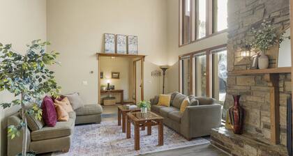 Tv's in Every Bedroom-Spacious-1 Mile to Aquarium & Downtown