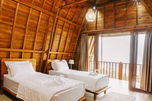 Deluxe Villa, 1 Bedroom | 1 bedroom, hypo-allergenic bedding, in-room safe, desk - Camaradvipa Retreat Munduk (Munduk)
