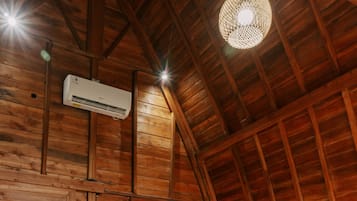 Deluxe Villa, 1 Bedroom | 1 bedroom, hypo-allergenic bedding, in-room safe, desk