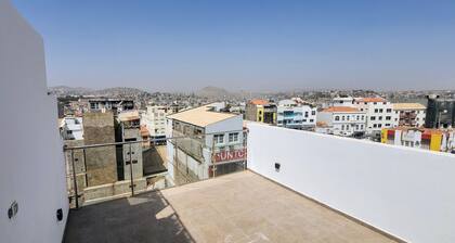 Seagull Plateau. 4A Studio on Rua Pedonal. Praia Central_ Near cafes & shops