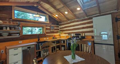 New Listing, Premier Host, Historic Cabin newly remodeled, private, quiet, CLEAN