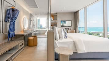 Habitació familiar | 1 dormitori, minibar, caixa forta a l'habitació i escriptori