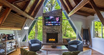 NEW A-Frame Hot Tub Lakeview w/Access Pets Firepit