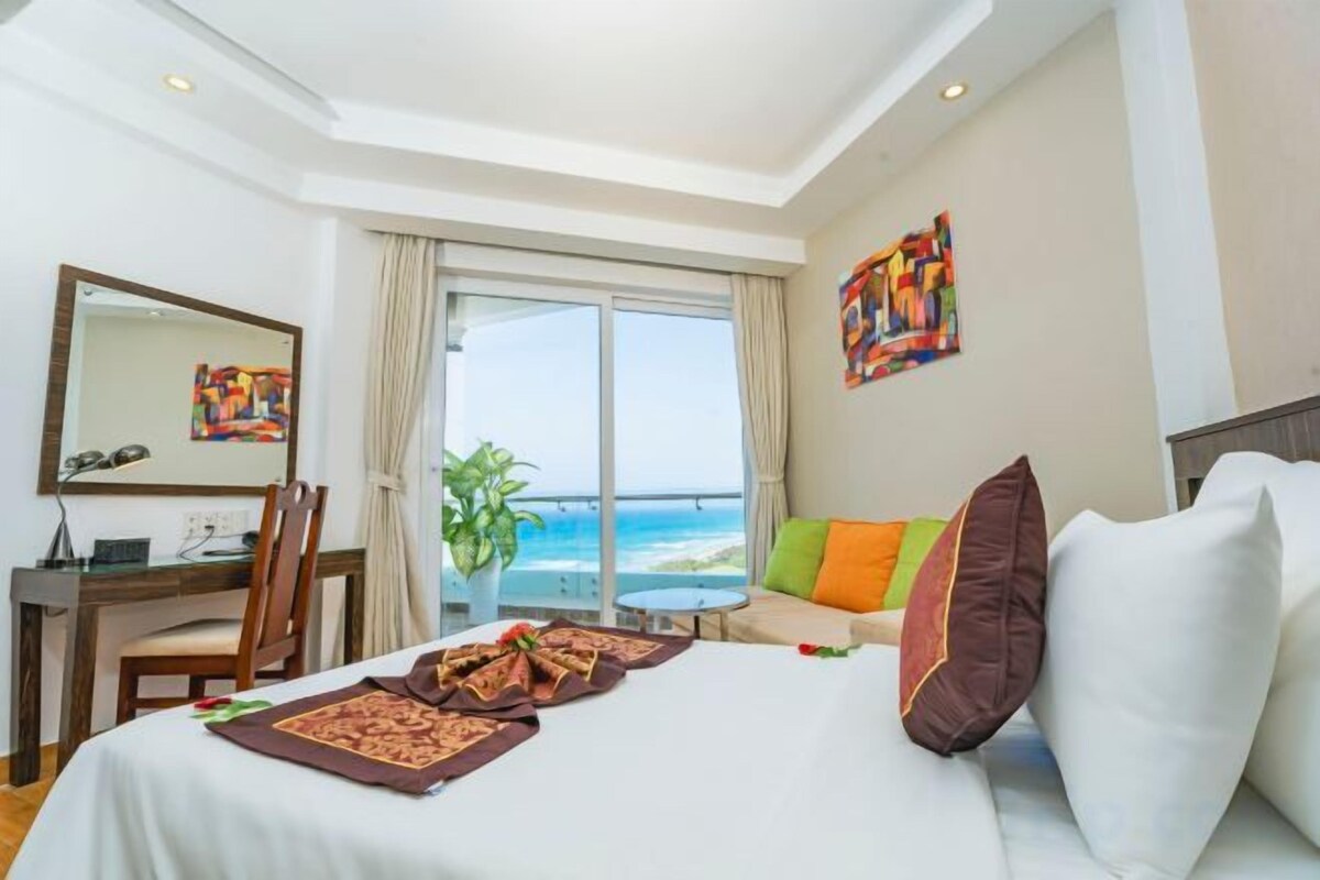 In-room safe, desk, free WiFi, bed sheets