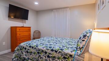 1 多间卧室、熨斗/熨衣板、WiFi、床单