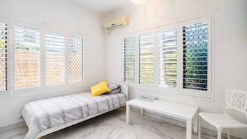 2 bedrooms, bed sheets