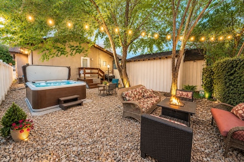 Guest Favorite! Hot Tub, Huge Kitchen, Fenced Yard, Firepit, & BBQ in Great Area