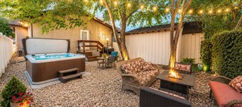 Guest Favorite! Hot Tub, Huge Kitchen, Fenced Yard, Firepit, & BBQ in Great Area