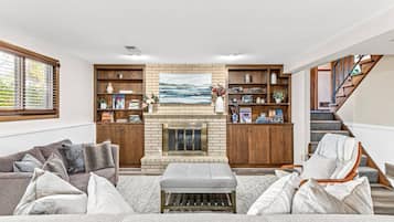 TV, fireplace
