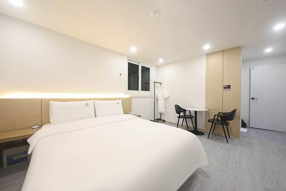 1 habitación, escritorio, sistema de insonorización y wifi gratis