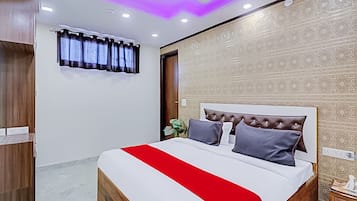 Habitación Deluxe | Sábanas de algodón egipcio, ropa de cama de alta calidad, escritorio