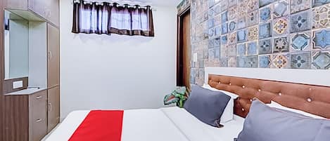 Egyptian cotton sheets, premium bedding, desk, soundproofing