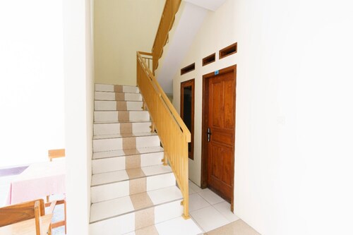 OYO Life 2884 Wisma Jatnika Syariah