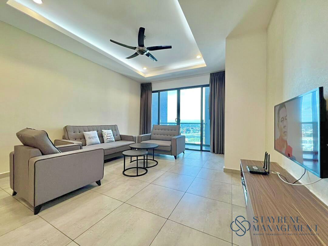 คอมฟอร์ทอพาร์ทเมนท์, 3 ห้องนอน, ปลอดบุหรี่, วิวเมือง | บริเวณนั่งเล่น | สมาร์ททีวี 42 นิ้ว พร้อมช่องเคเบิล, Netflix, บริการสตรีมมิ่ง