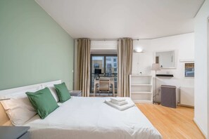 基本公寓 | 3 間睡房、手提電腦工作空間、熨斗/熨衫板、床單