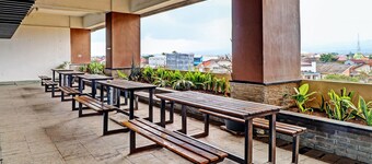 โอโย ไลฟ์ 92735 อพาร์ตเมนต์ ตะมานซารี พาโนรามิค บาย สันตุย