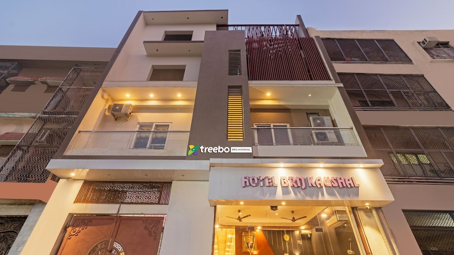 Treebo Brij Kaushal, Near Prem Mandir