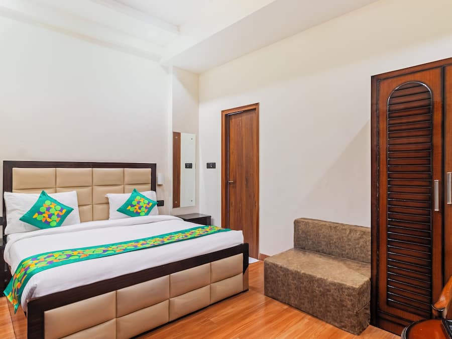 Standard Room | Individually furnished, desk, blackout drapes, rollaway beds