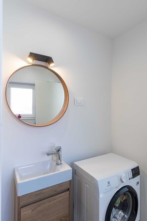 House (Double room) | Bathroom