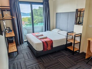 Deluxe Queen | Egyptian cotton sheets, premium bedding, Select Comfort beds, desk - Pangkor Pop Ash Hotel (Pangkor Island)