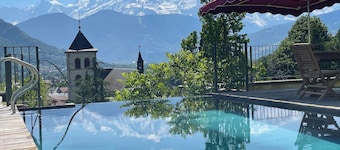 Un Étage Complet Dans une Tour Médiévale Rénovée au Cœur du Pays du Mont-blanc