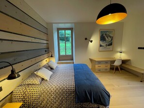 3 عدّة غرف نوم ومكواة/لوح كي وواي فاي مجانًا وملاءات أسرّة