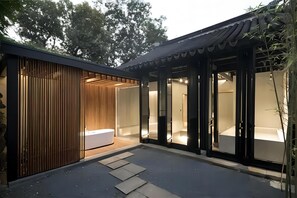 Tina de hidromasaje y baño de vapor 
