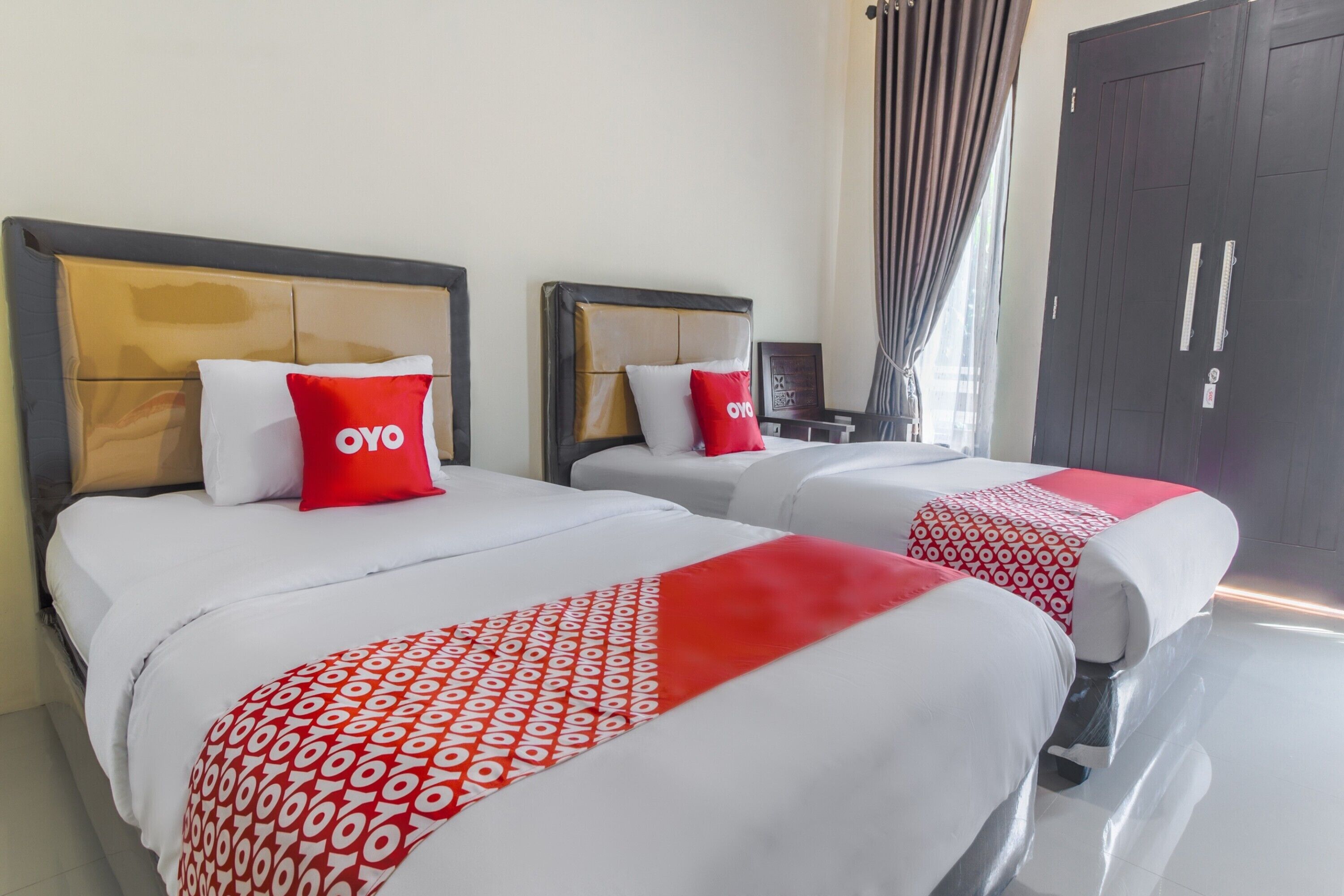 Deluxe Twin Room | Meja, Wi-fi percuma, cadar katil 